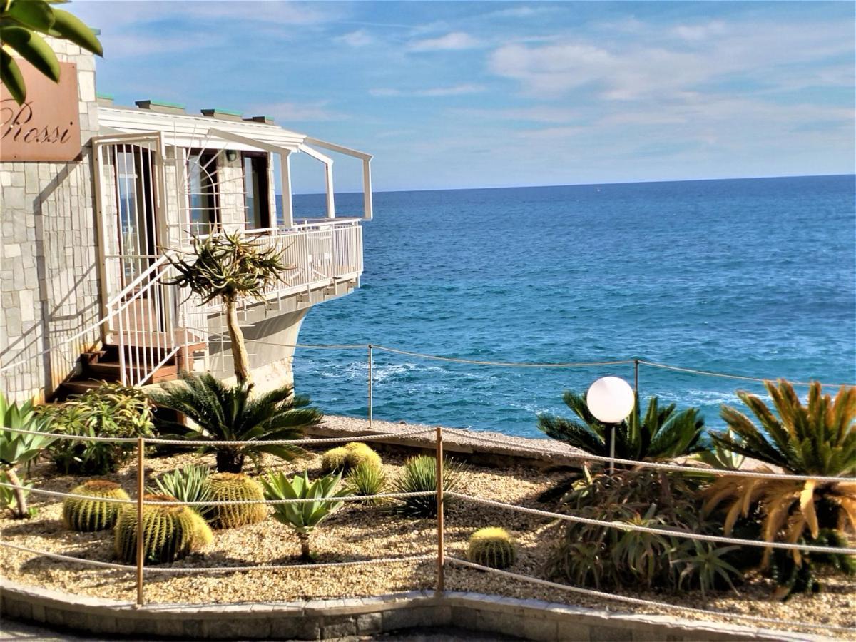 A Un Passo Dal Mare Balzi Rossi Apartment Ventimiglia Bagian luar foto